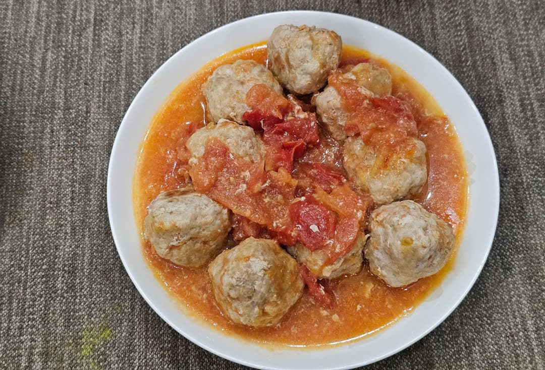 Thịt viên sốt cà chua