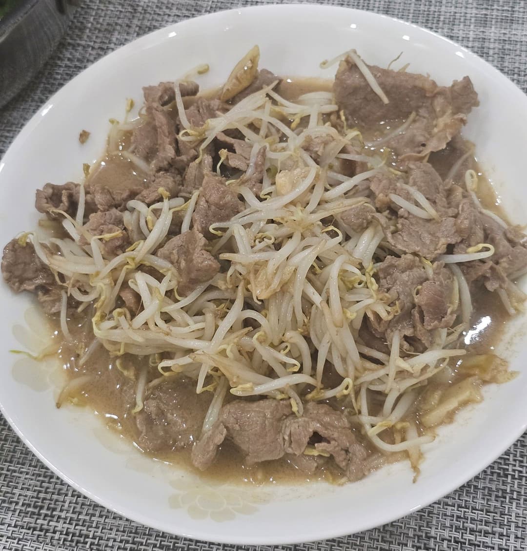 Bò xào giá đỗ