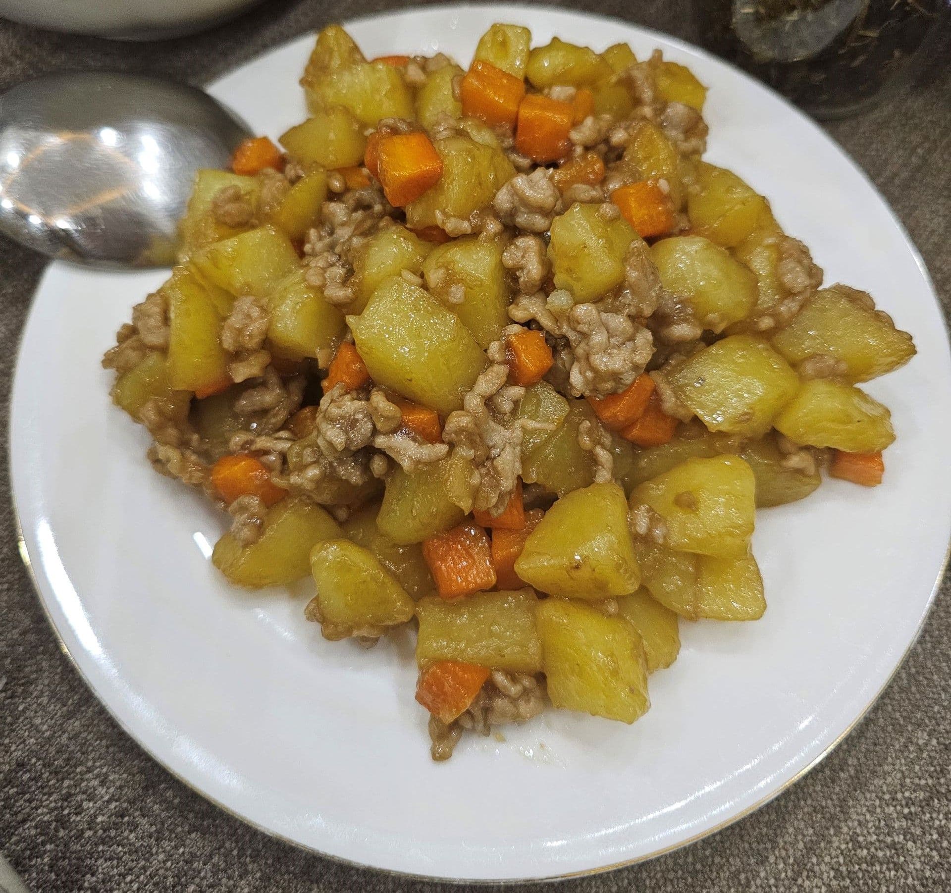 Khoai tây xào thịt bằm