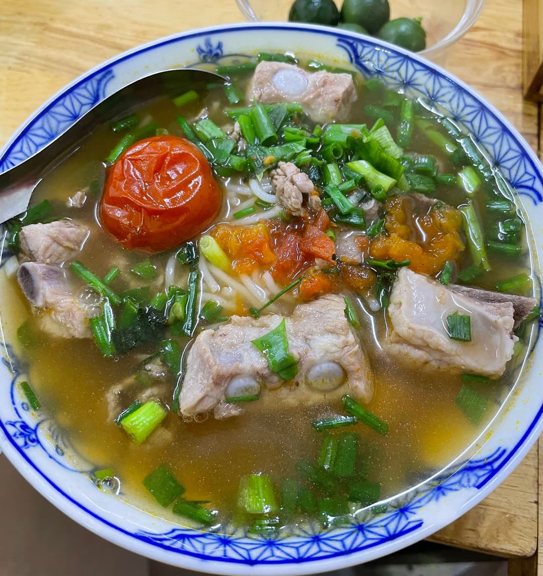 Bún ốc sườn