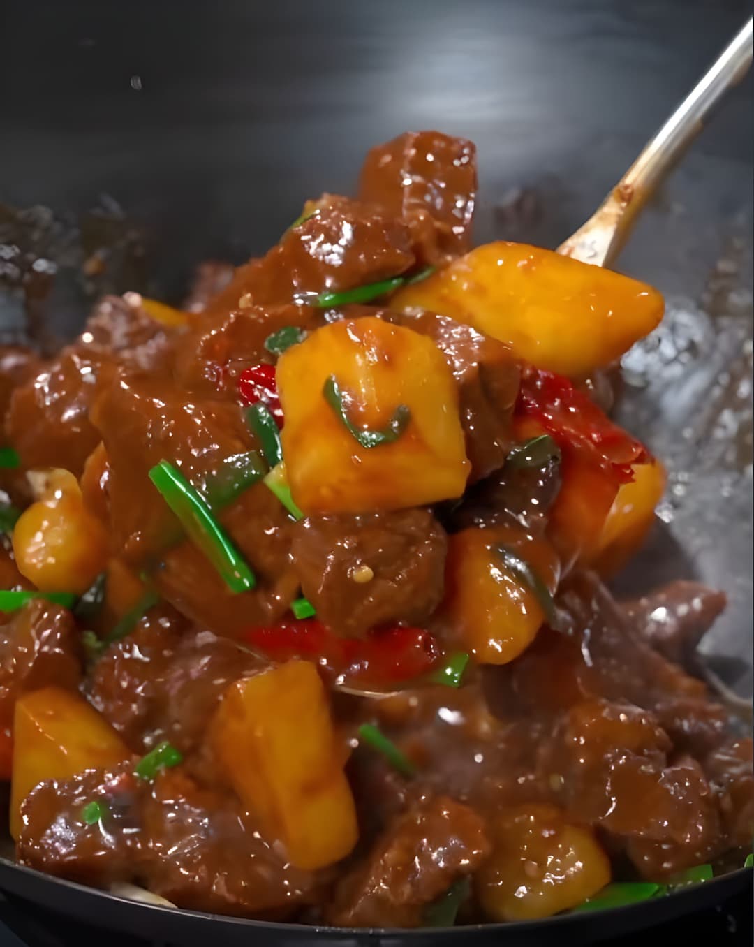Bò hầm khoai tây