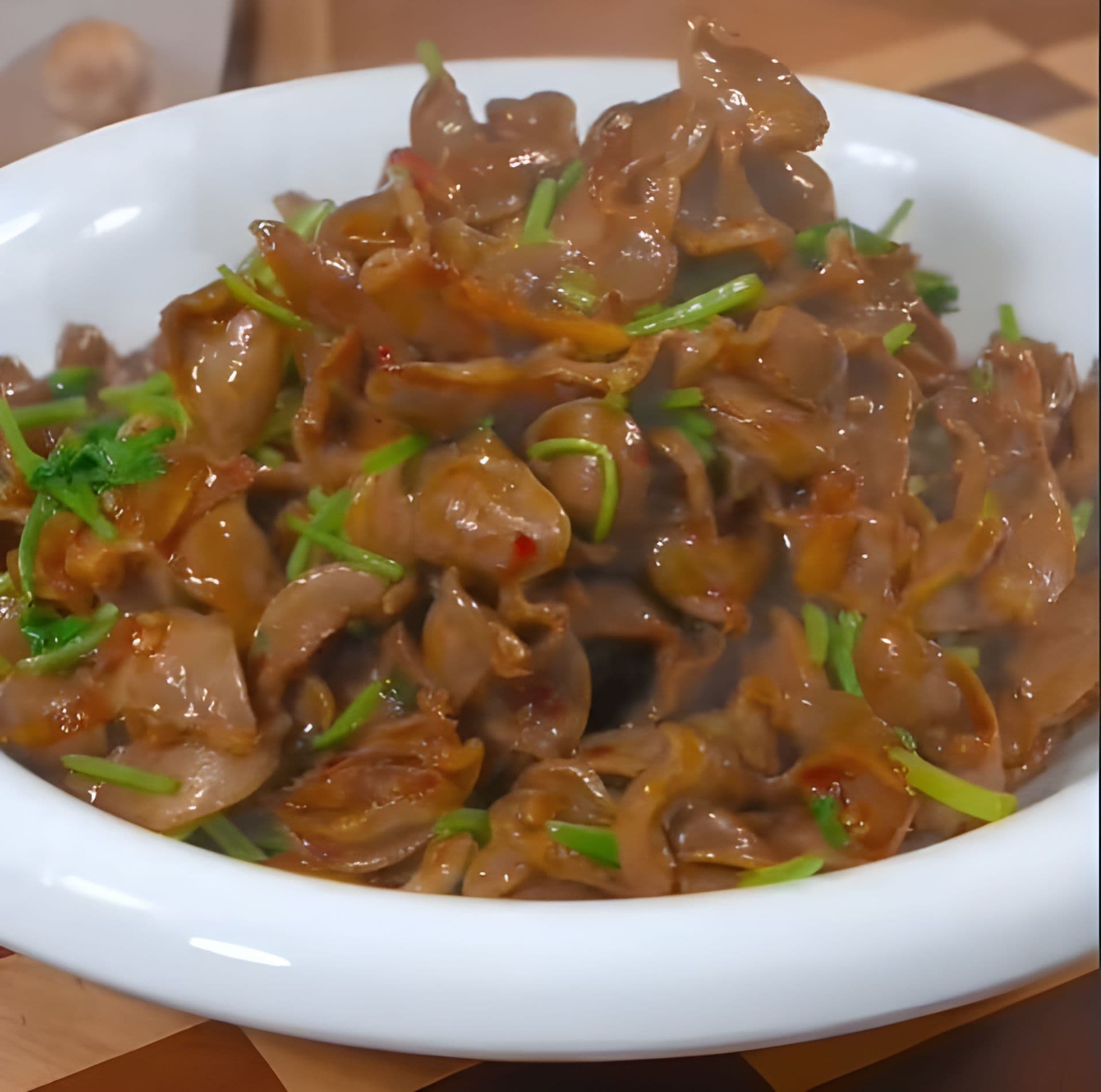 Mề gà xào cay