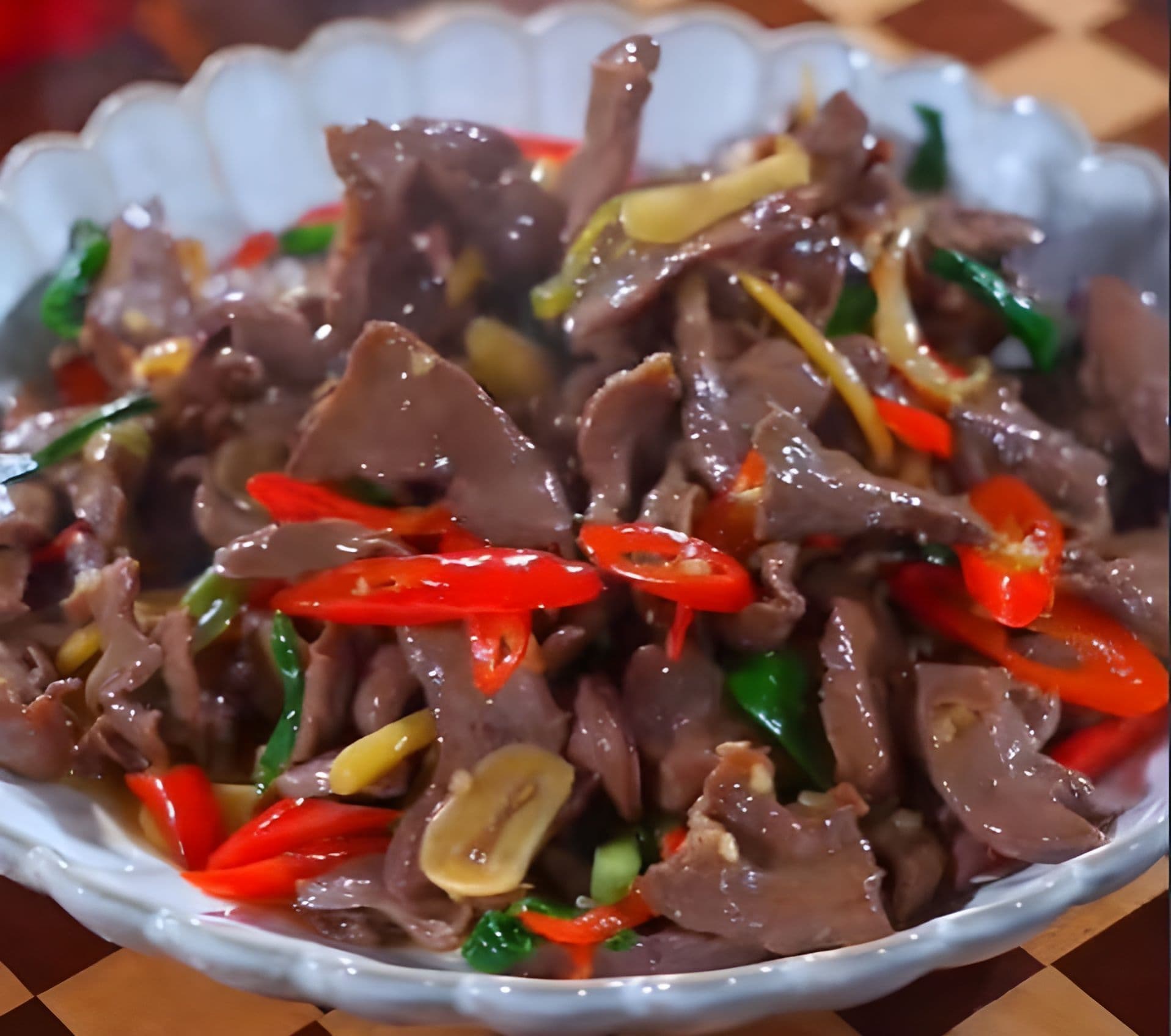 Tim lợn xào cay