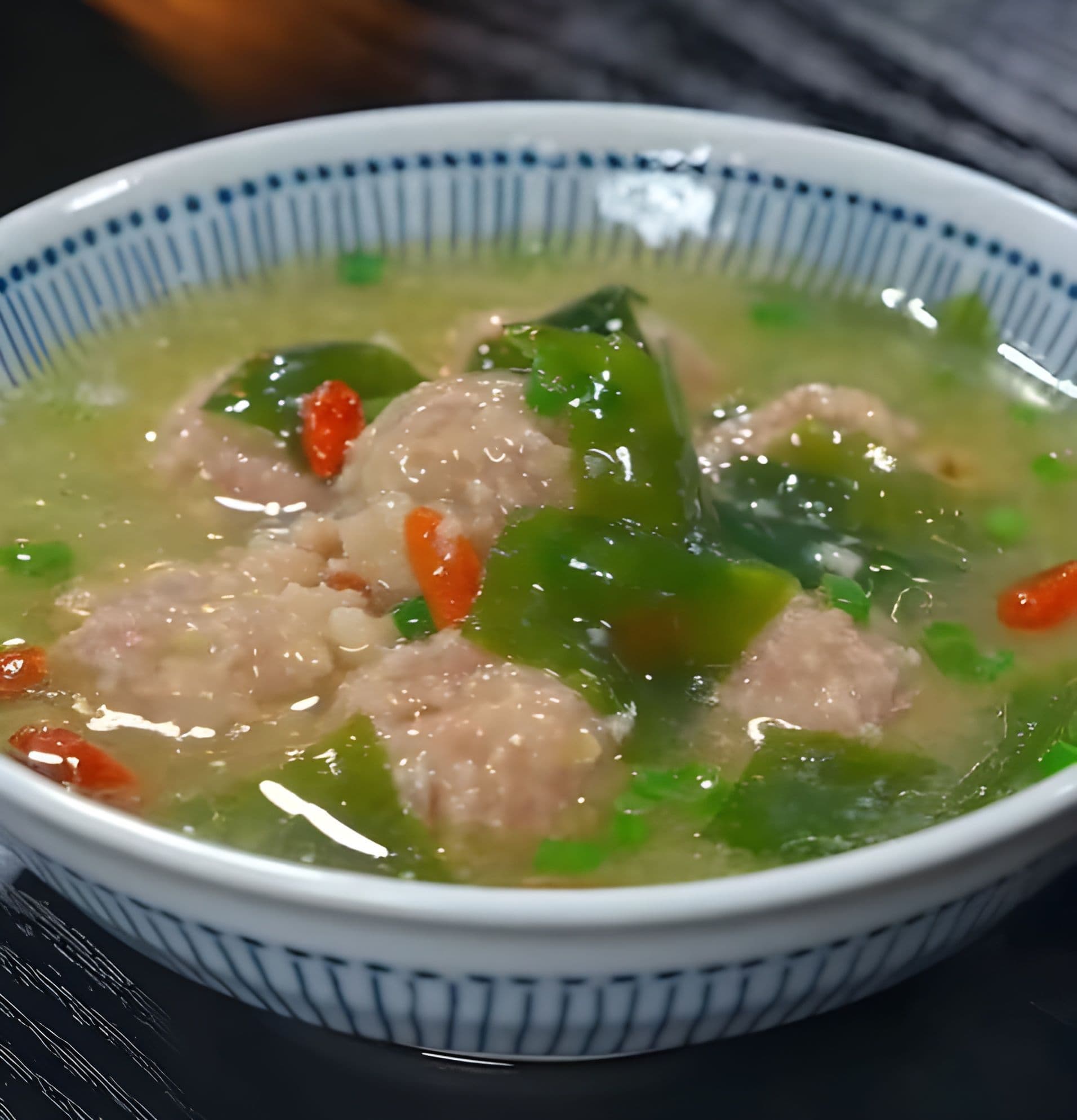 Canh rong biển thịt viên