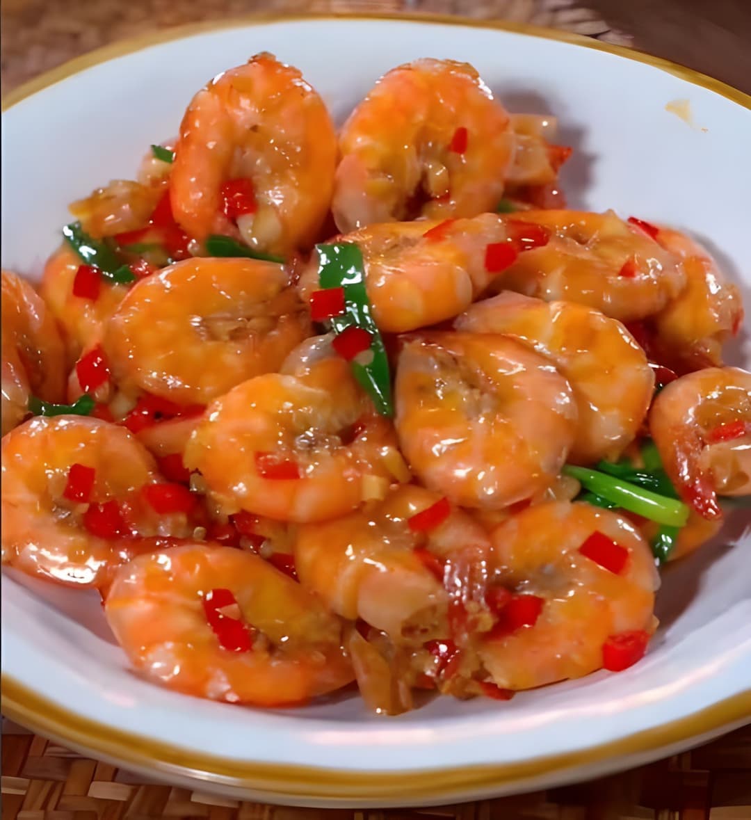 Tôm xào tỏi ớt
