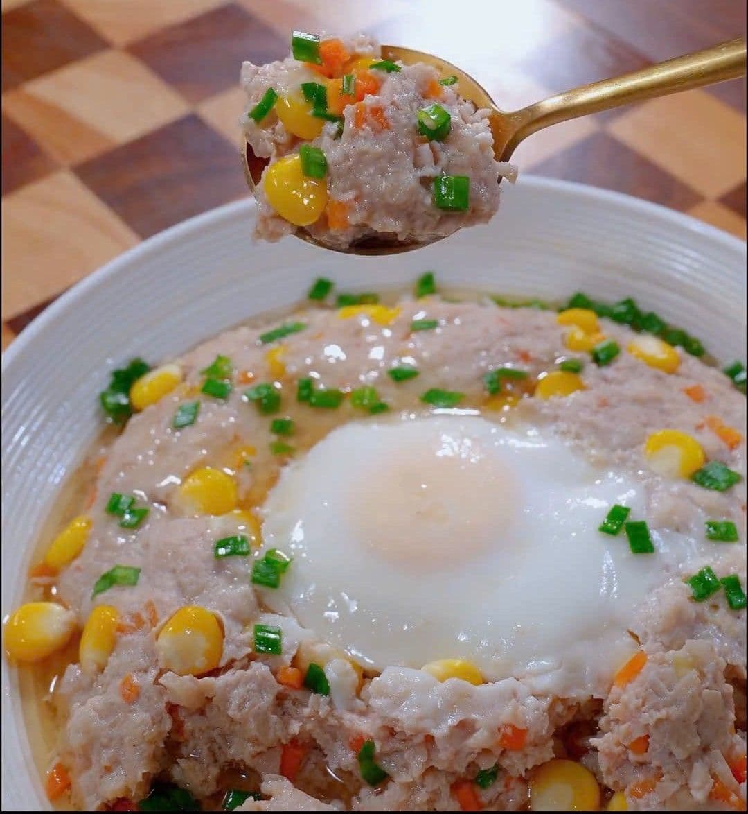 Thịt hấp ngô củ sen