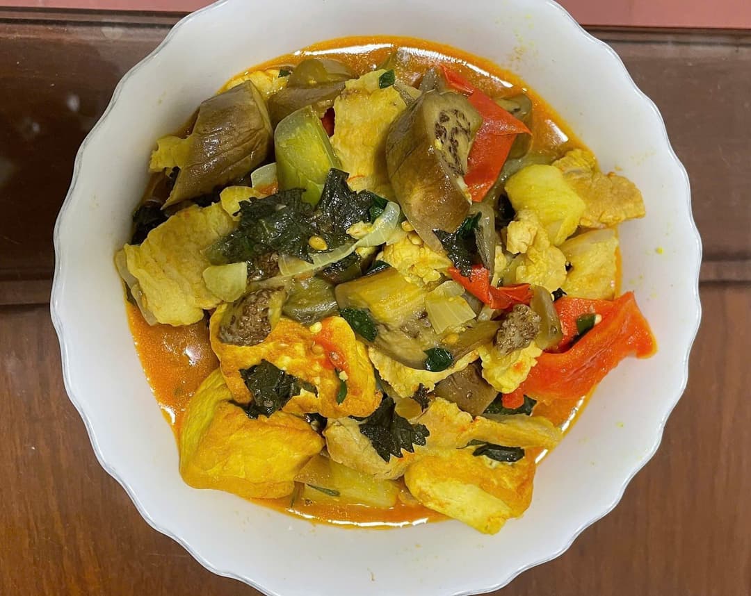 Canh cà tím bung thịt đậu