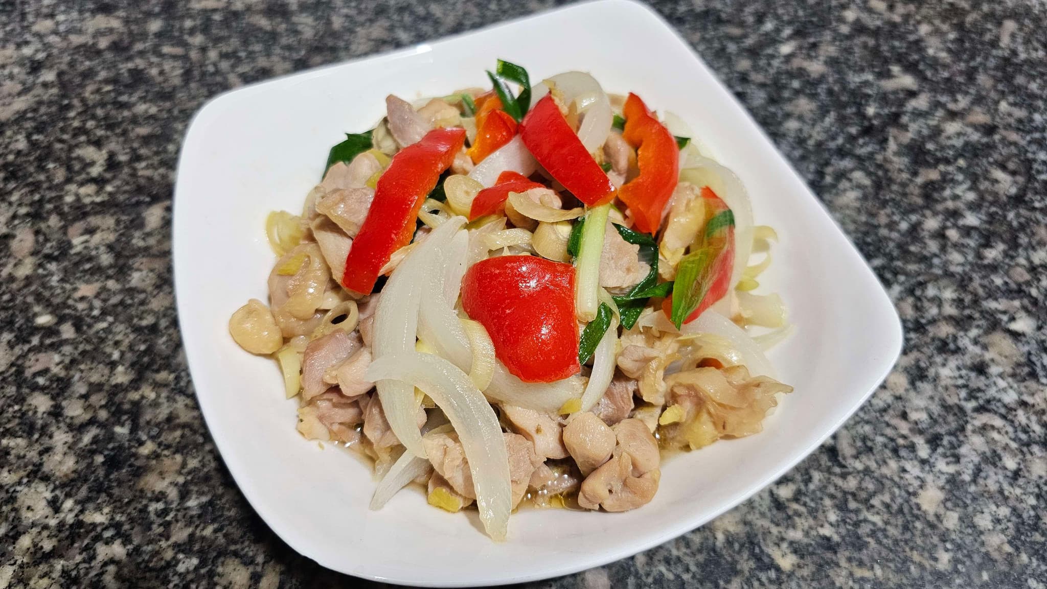 Gà xào sả ớt