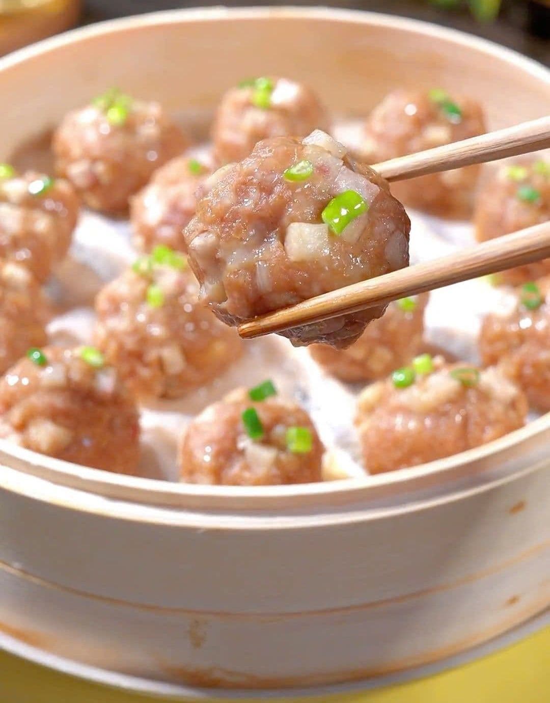 Thịt viên khoai môn
