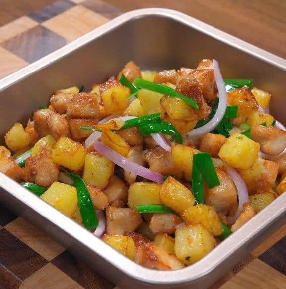 Ức gà chiên khoai tây