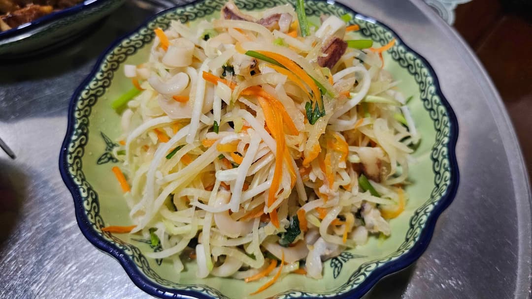Mực xào su hào