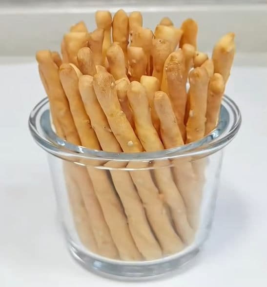 Bánh que cà chua