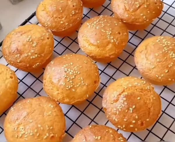 Bánh bông lan sợi thịt gà